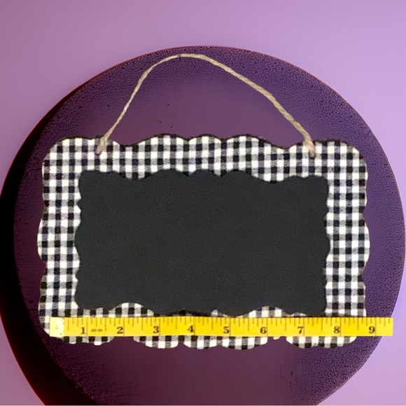 ADORABLE GINGHAM DECORATIVE CHALK BOARD SET! 1 HOUSE & 1 HANGING PLAQUE - Picture 9 of 16